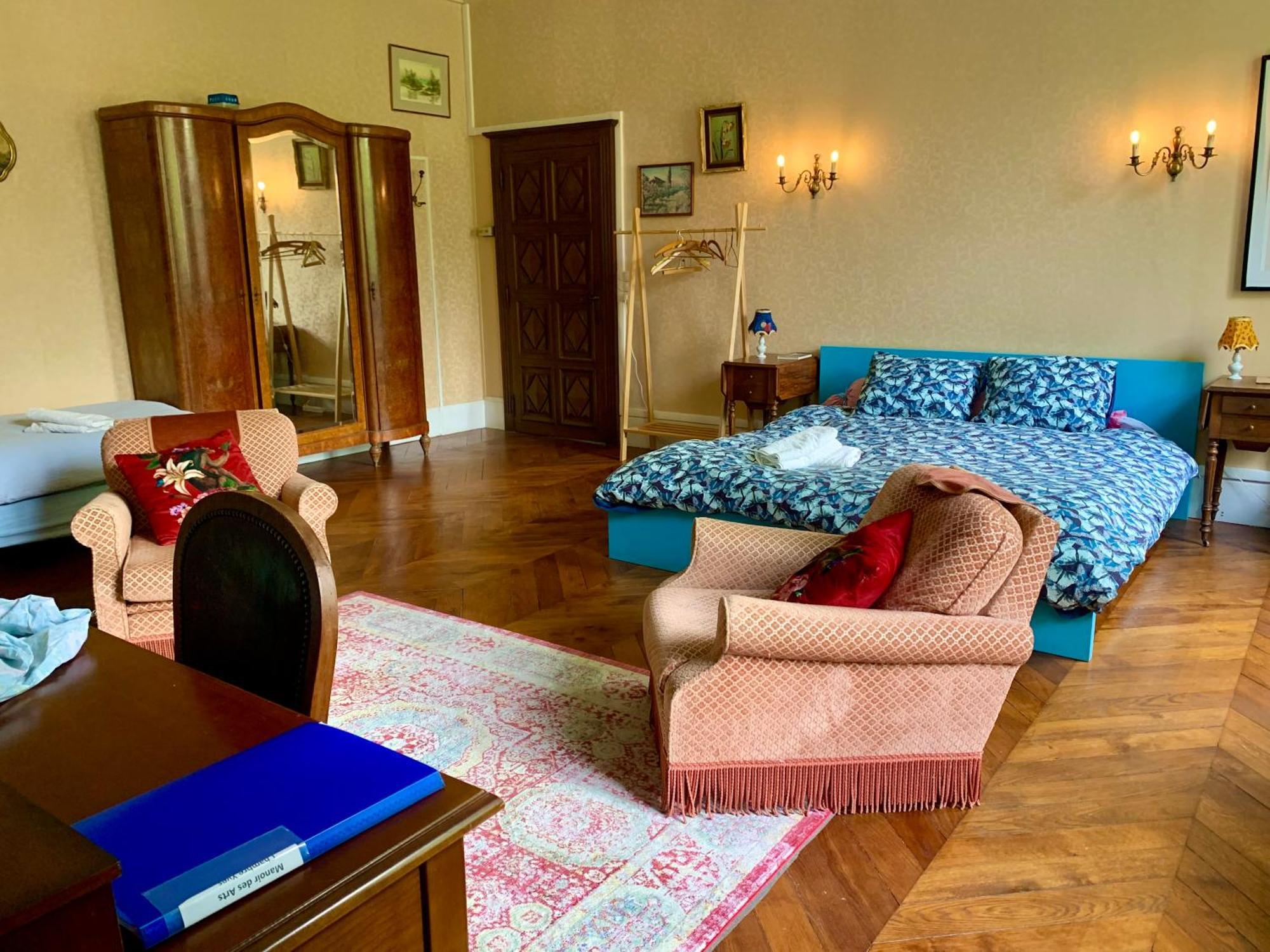 Bed and Breakfast Yxie - Manoir Des Arts Villeblevin Zimmer foto